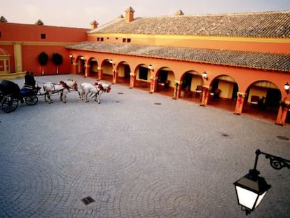 Patio del hotel Hacienda La Boticaria, en Alcal&aacute; de Guadaira (Sevilla).