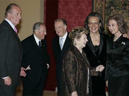 El rey Juan Carlos, Carlo Azeglio Champi, Jorge Sampaio, Franca Ciampi, María José Rita de Sampaio y doña Sofía.