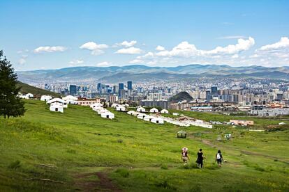Yurtas a las afueras de la ciudad de Ulán Bator, capital de Mongolia.
