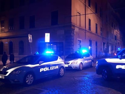 La policía italiana en el lugar del enfrentamiento.