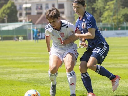 Marta Corredera (7) no amistoso realizado domingo contra o Japão.