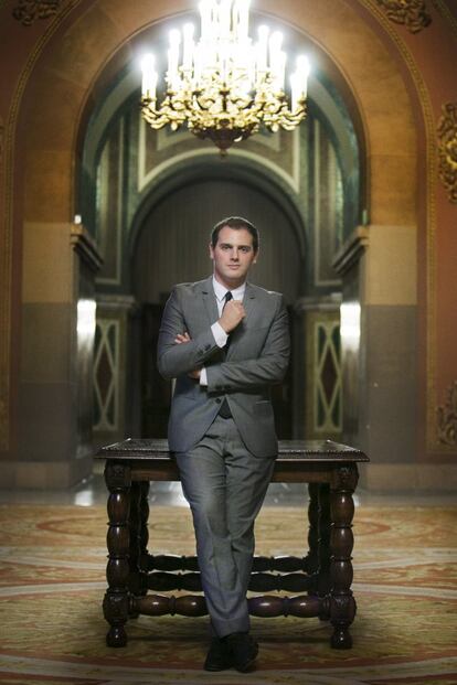 Albert Rivera, fotografiado en un pasillo del Parlamento catalán en noviembre de 2013.