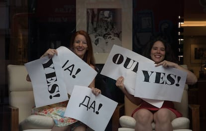 Veronica Quaedvlieg (izquierda) y Mariana Guasch, en Madrid.