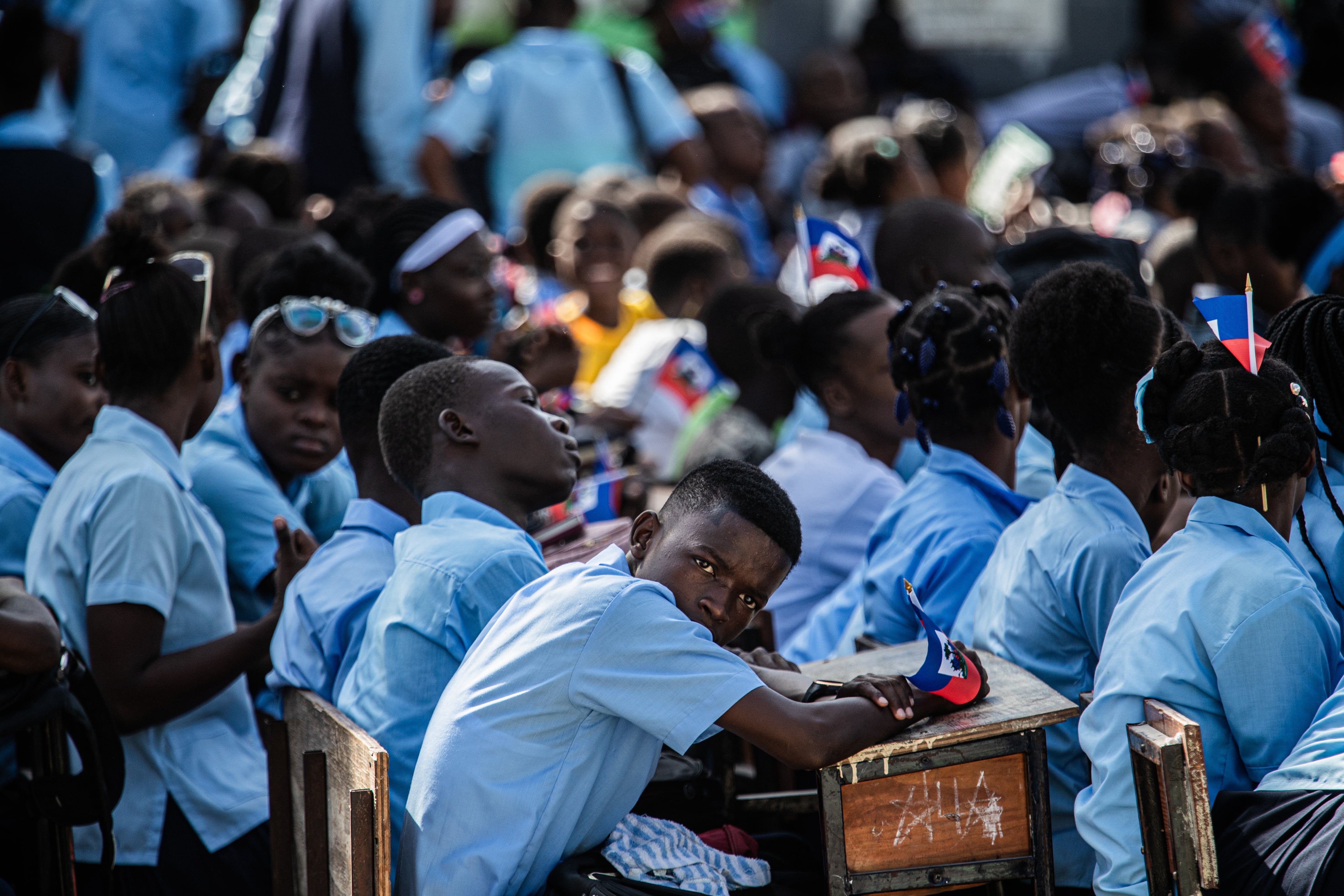 Alumnos de la escuela secundaria Jean Marie Vincent en Puerto Príncipe, en octubre de 2025.