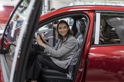 Reyes Maroto visita las instalaciones de la fábrica de Ford en Almussafes, en octubre. 