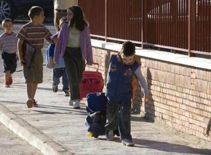 Primer día de clase en el colegio rural de Casalarreina (La Rioja).