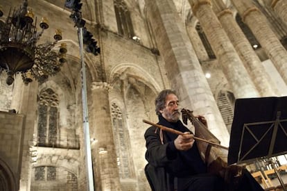 Jordi Savall durante el homenaje a Montserrat Figueras. 