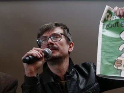 Luz sosté la famosa portada del setmanari el 13 de gener del 2015.