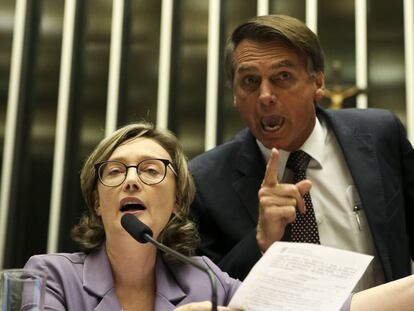 Os deputados Jair Bolsonaro e Maria do Ros&aacute;rio batem-boca no plen&aacute;rio da C&acirc;mara dos Deputados