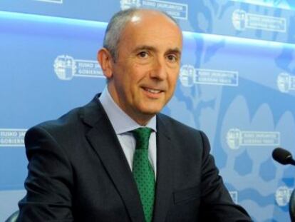 El portavoz del Gobierno vasco, Josu Erkoreka, este martes en Vitoria.