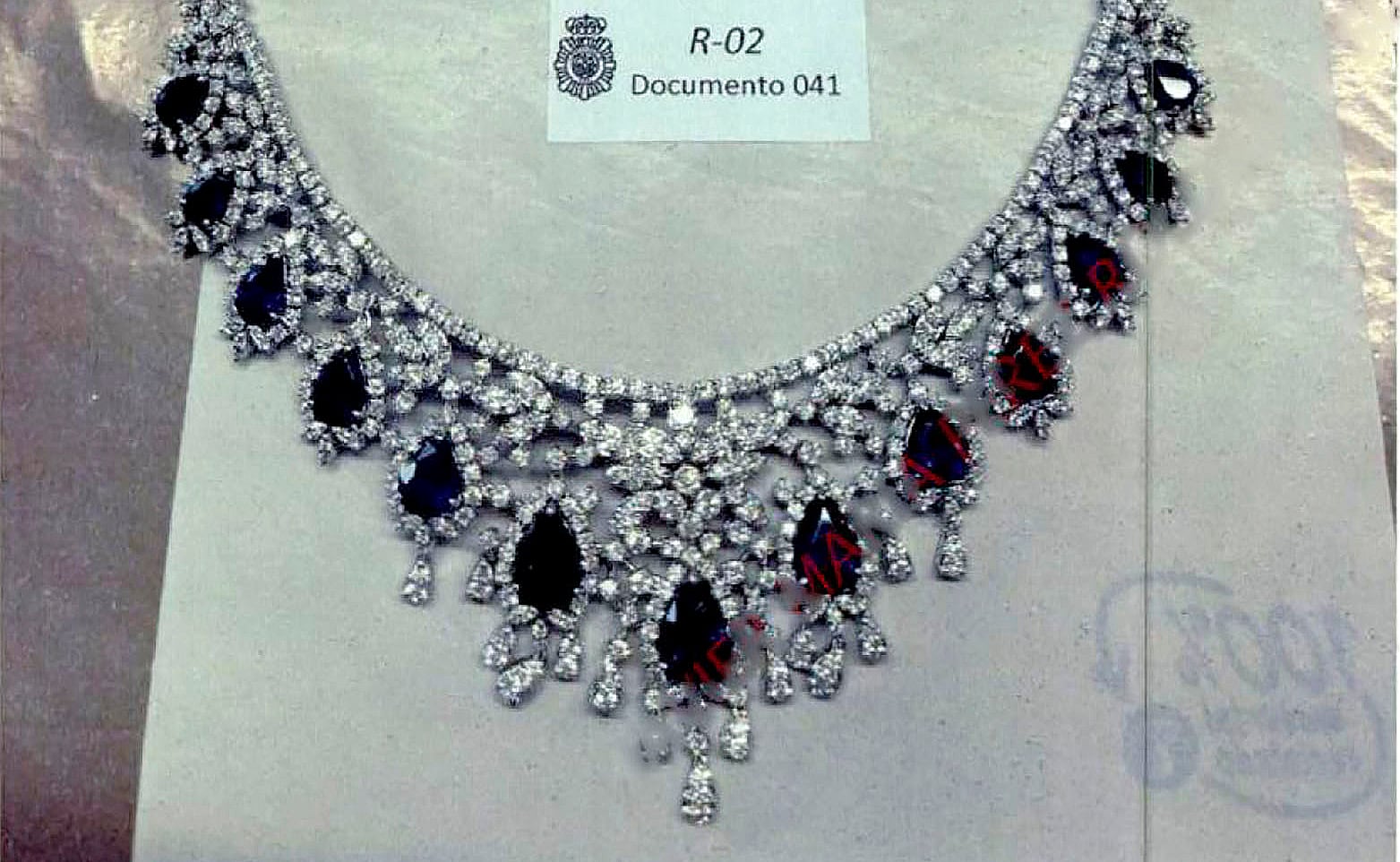 Los collares de Zapatero y la ropa de verano
