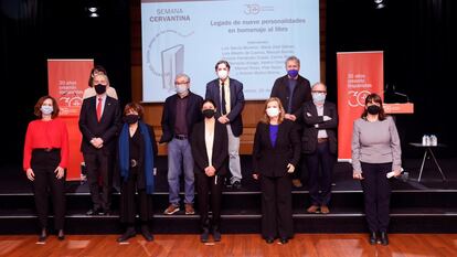 El Instituto Cervantes inició este martes la Semana Cervantina, con un acto en la Caja de las Letras en el que varios escritores y editoriales depositaron sus legados con motivo del Día del Libro que se celebra el viernes.