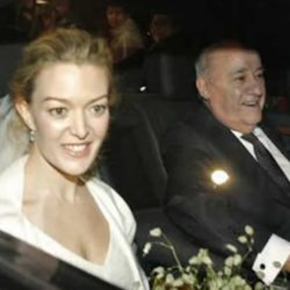 Marta Ortega, acompañada por su padre, Amancio Ortega, fundador de Zara