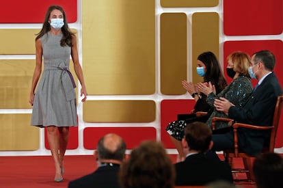 La reina Letizia tras el acto de entrega de los Premios Rei Jaume I, en Valencia.