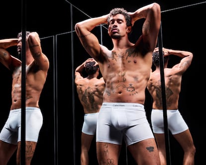 La nueva campaña primavera 2025 de Calvin Klein protagonizada por Bad Bunny.