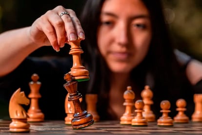 La ajedrecista chilena Javiera Gómez en una fotografía compartida en sus redes sociales.