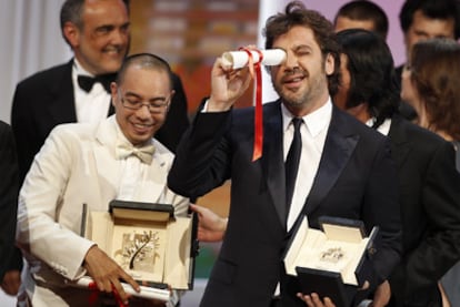 El director Apichatpong Weerasethakul con Bardem ganó la Palma de Oro.