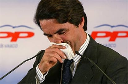 Aznar durante la cena del PP en San Sebastián.