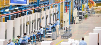 Fábrica de la empresa Arctic, del grupo Arcelik-Beko, en Găești (Rumania).