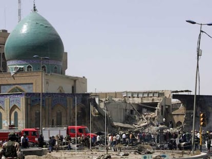 La mezquita de Jilani, en el centro de Bagdad, después de la explosión de un camión bomba.