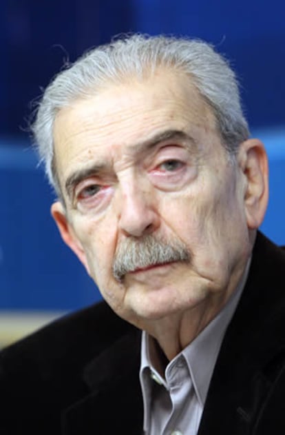 El premio Cervantes Juan Gelman, durante una entrevista en 2008.