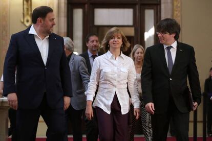 Oriol Junqueras, Meritxell Borràs y Carles Puigdemont en el Parlament.