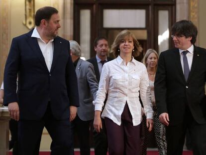 Oriol Junqueras, Meritxell Borràs y Carles Puigdemont en el Parlament.