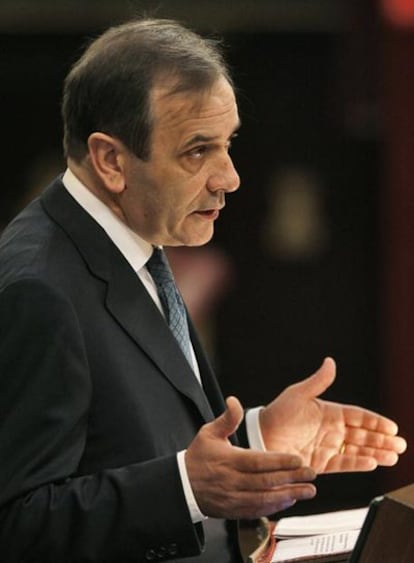 El ministro José Antonio Alonso, ayer en el pleno del Congreso.