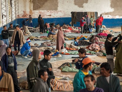 Prisioneros sin dinero para una celda, una cama o comida, "pasilleros", los principales afectados por la tuberculosis.