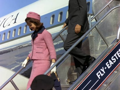 Jackie Kennedy y  John F. Kennedy en Dallas, Texas, el 22 de noviembre de 1963.