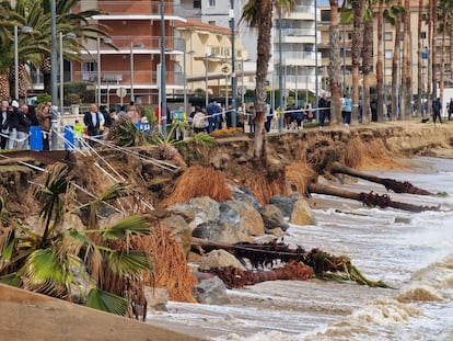 El paseo marítimo de Sant Antoni de Calonge tras el temporal de esta Semana Santa.