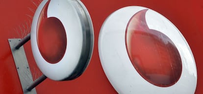 Logotipo de Vodafone en una tienda