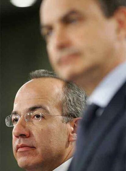 Felipe Calderón (izquierda) y José Luis Rodríguez Zapatero.