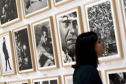 A visitor examines one of the 141 photos in the Dennis Hopper exhibition at the Picasso Museum, Málaga.