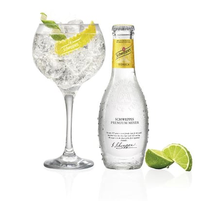 Tónica Schweppes premium mixer original.