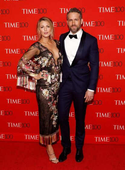 Un año más, la revista 'Time' celebró su lista de los personajes más influyentes del momento en Lincoln Center de Nueva York. La pareja de actores formada por Blake Lively y Ryan Reynolds fue una de las más esperadas. La actriz lució un vestido de Marchesa con transparencias, flecos y bordados.