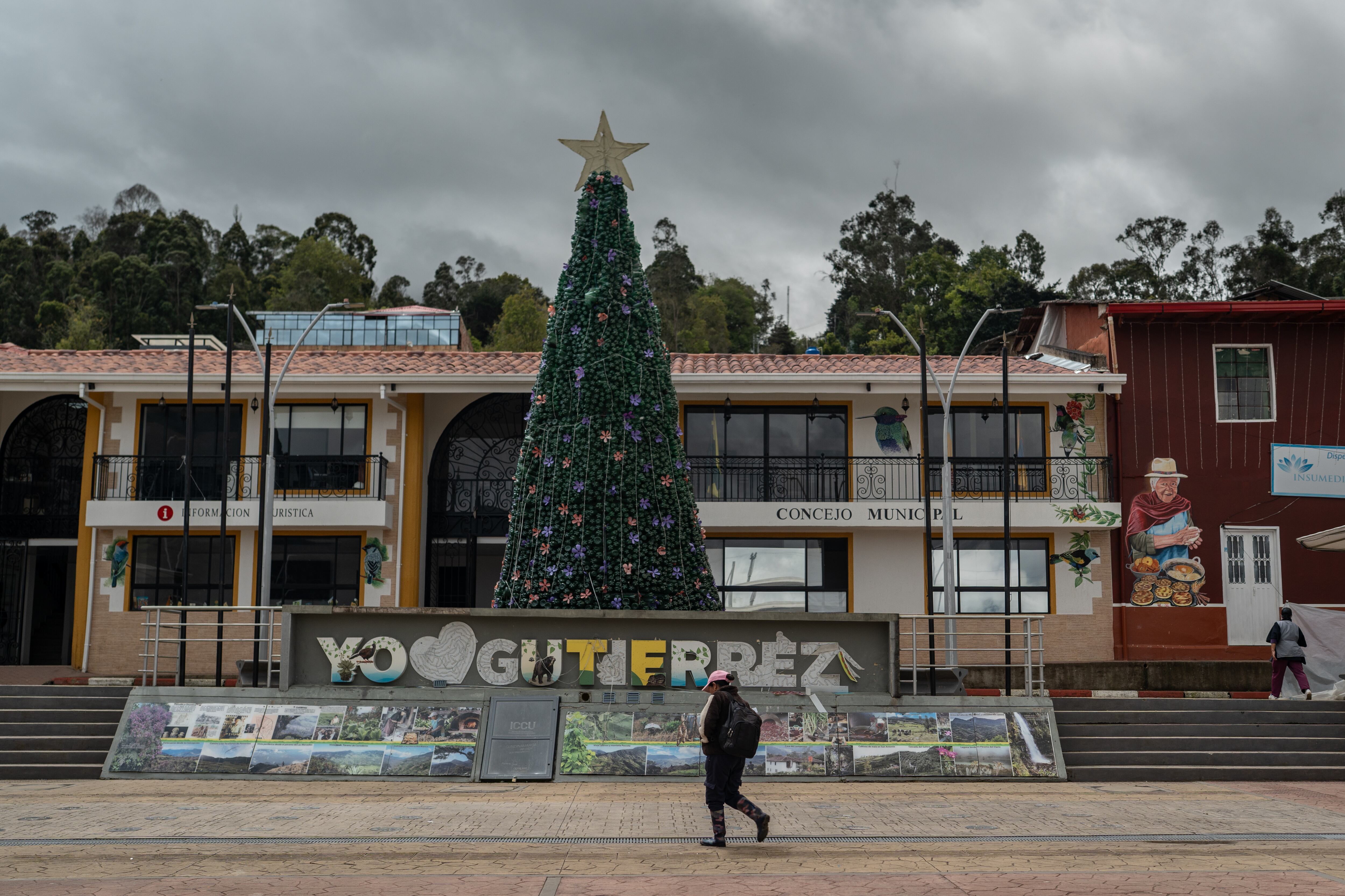 Center of the municipality of Gutiérrez, Cundinamarca, on June 2.