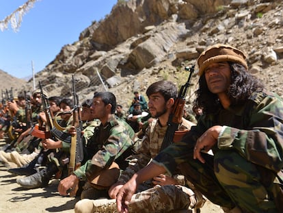 Milicianos de la resistencia antitalibán entrenando en el área de Abdullah Khil en Panshir, el 24 de agosto.