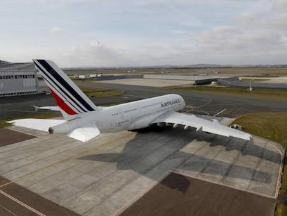 Un avión de Air France en el aeropuerto de Charles de Gaulle (París)
