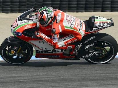 Hayden rueda en el circuito de Laguna Seca.