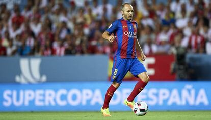 Iniesta durant el partit contra el Sevilla.