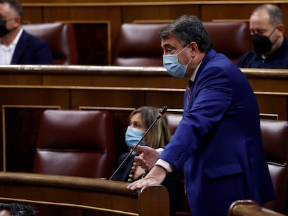 El portavoz del PNV, Aitor Esteban, en su intervención este miércoles en la sesión de control al Gobierno del Congreso.