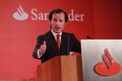 El consejero delegado de Banco Santander, Javier Marín, en la rueda de prensa hoy.
