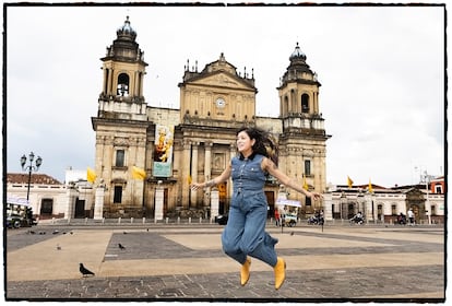 La autora mexicana Clyo Mendoza, autora de los poemarios 'Anamnesis' y 'Silencio'.