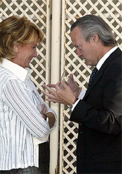 Esperanza Aguirre y Josep Piqué, en una reunión del PP.