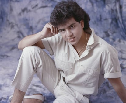 En plena vorágine triunfal, Glenn Medeiros grabó una versión en castellano, 'Nada cambiará mi amor por ti', que marcó a toda una generación de españoles. Actualmente, Medeiros es el director de un instituto en Honolulu. En la imagen, el cantante en 1987.