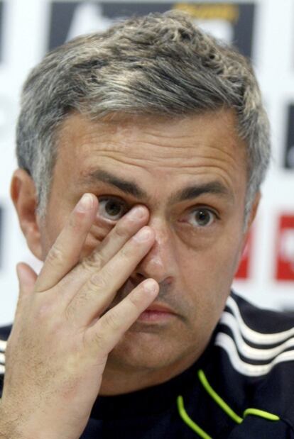 Mourinho, durante un instante de la rueda de prensa de hoy.