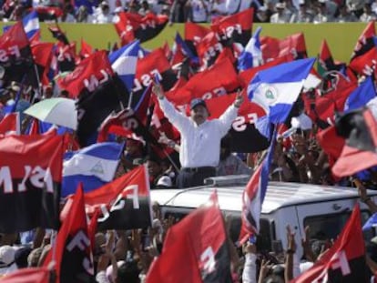 El presidente arremete contra los religiosos durante la celebración del 39 aniversario de la revolución sandinista. La Iglesia convoca a los feligreses a una jornada de ayuno y exorcismo