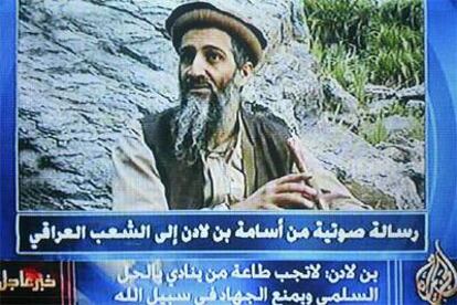 Fotograma del vídeo de Osama Bin Laden, emitido por Al Yazeera el 18 de octubre de 2003, en el que amenazaba con atentados a "todos los países que participan en la guerra" de Irak, entre los que cita a España de forma expresa.