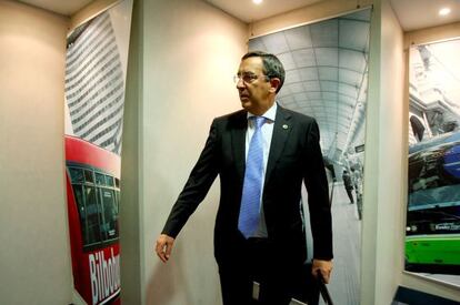 El diputado general de Bizkaia, José Luis Bilbao, minutos antes de la conferencia de prensa